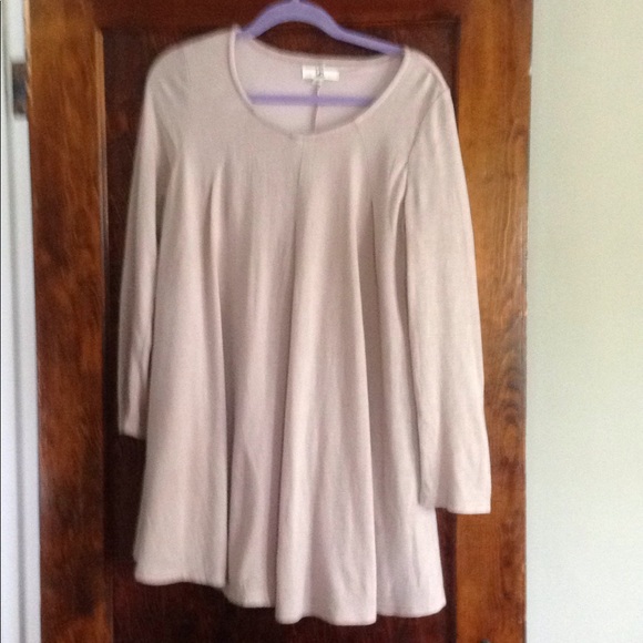 Dress - Picture 1 of 4
